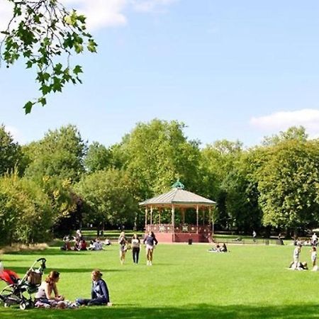 Large London Apartment Near Portobello Market, Notting Hill Екстер'єр фото